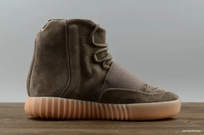 BY2456 Light 750 Yeezy adidas Boost Brown 0522